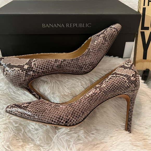 Banana Republic Madison-Nove Pumps - NWT - Picture 7 of 16